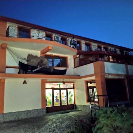 Lotca Fermecata - Lotka Fermecata Hotell Cazasu Eksteriør bilde