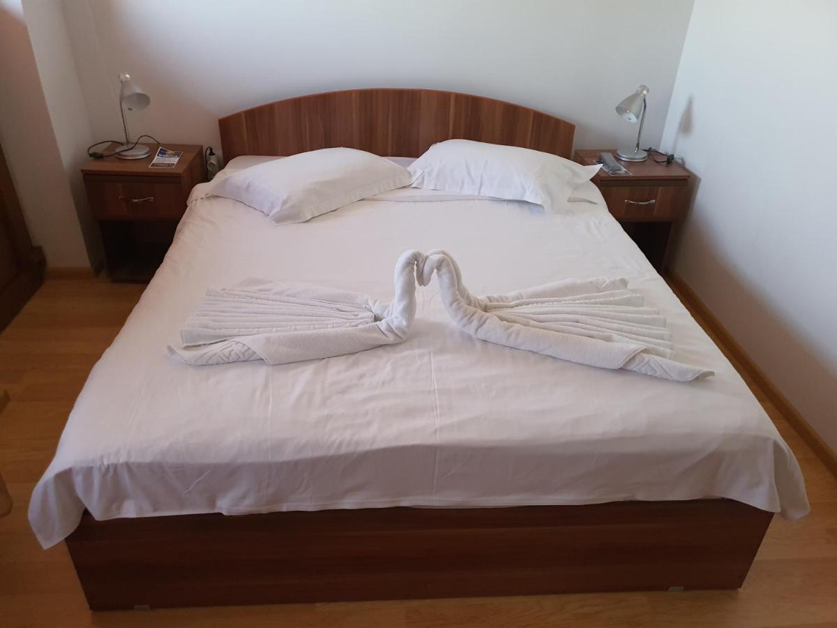 Lotca Fermecata - Lotka Fermecata Hotell Cazasu Eksteriør bilde