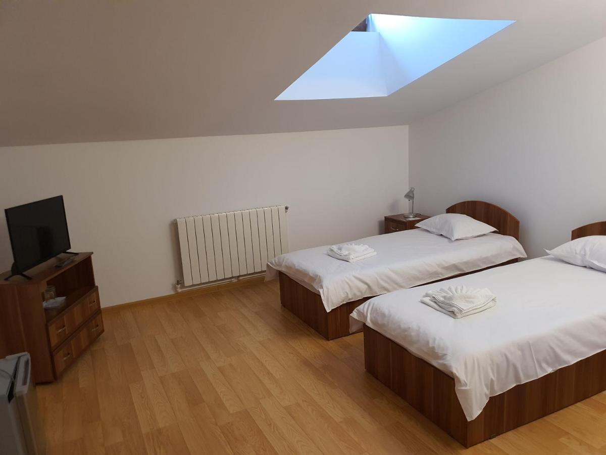 Lotca Fermecata - Lotka Fermecata Hotell Cazasu Eksteriør bilde
